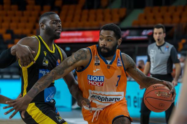 取得更大突 取得更大突